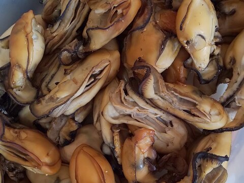 牡蠣の燻製　オリーブオイル漬け